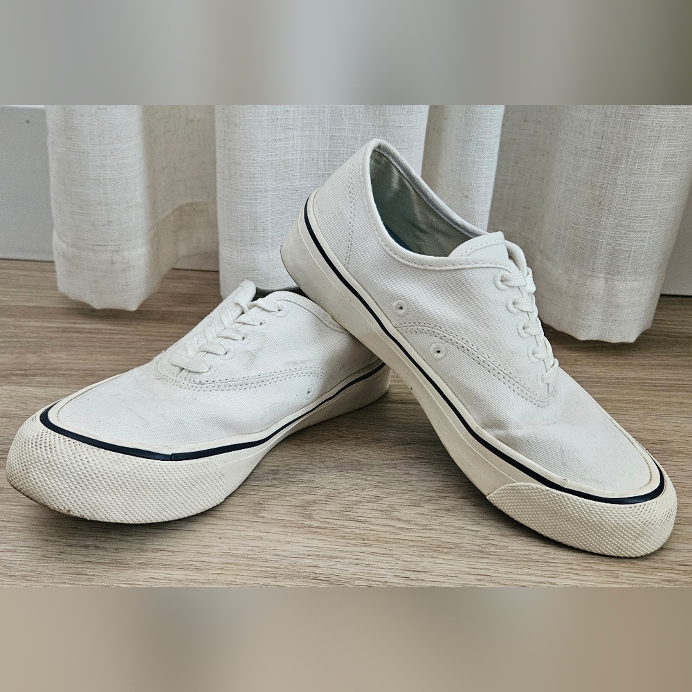 SeaVees Legend SeaChange CVO White Canvas Size 7